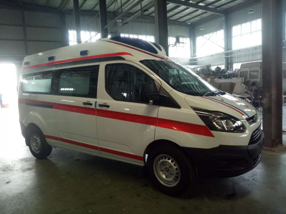福特新全順v362汽油版監(jiān)護型救護車