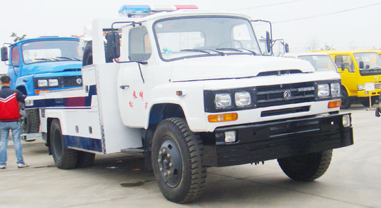 東風(fēng)140道路清障車