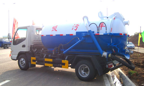  東風(fēng)福瑞卡吸污車 