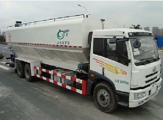 解放后雙橋21.2方電動(dòng)絞龍散裝飼料車